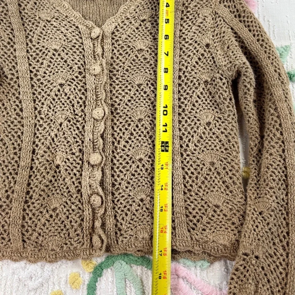 MODA INTL Tan Crochet Knit Button Up‎ Cardigan Sweater Top Women's Medium - Picture 2 of 8